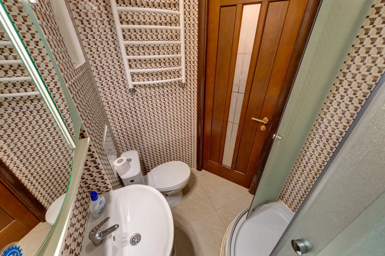 Apartamenty Na Dragomirova 10A Kiev Buitenkant foto